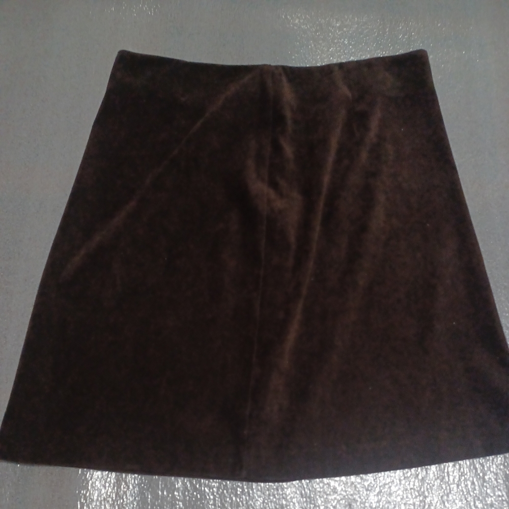 Logic Suede Pencil Skirt See Description Size 10 made in usa 97% polyester. Cond